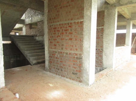 1) Li Id : 123 - Steps and Lift.JPG
